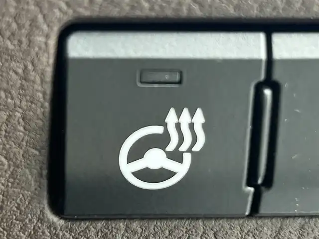 レクサス ＲＸ 450h バージョンL 道央・札幌 2017(平29)年 2.3万km ソニッククォーツ ・４WD/・メーカーナビ/・CD＆DVD＆フルセグTV＆BT/・本革シート/・D+N席シートヒーター＆ベンチレーション/・D+N席パワーシート/・衝突軽減ブレーキ/・ヘッドアップディスプレイ/・レーダークルーズコントロール/・コーナーセンサー/・パワーバックドア/・三眼LEDヘッドライト/・横滑り防止機能/・盗難防止システム/・オートライト/・オートハイビーム/・レーンアシスト/・純正アルミホイール/・純正フロアマット/・ドライブレコーダー前後/・ETC２.０/・スマートキー＆プッシュスタート/・スペア＆カードキー/・純正エンジンスターター