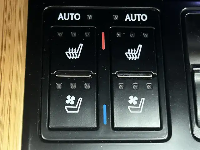 レクサス ＲＸ 450h バージョンL 道央・札幌 2017(平29)年 2.3万km ソニッククォーツ ・４WD/・メーカーナビ/・CD＆DVD＆フルセグTV＆BT/・本革シート/・D+N席シートヒーター＆ベンチレーション/・D+N席パワーシート/・衝突軽減ブレーキ/・ヘッドアップディスプレイ/・レーダークルーズコントロール/・コーナーセンサー/・パワーバックドア/・三眼LEDヘッドライト/・横滑り防止機能/・盗難防止システム/・オートライト/・オートハイビーム/・レーンアシスト/・純正アルミホイール/・純正フロアマット/・ドライブレコーダー前後/・ETC２.０/・スマートキー＆プッシュスタート/・スペア＆カードキー/・純正エンジンスターター