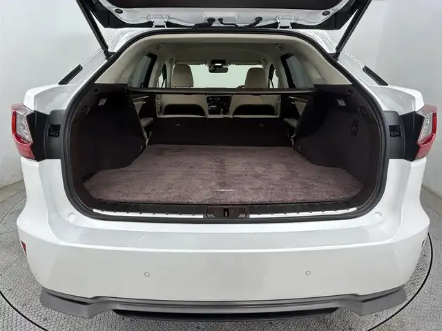 レクサス ＲＸ 450h バージョンL 道央・札幌 2017(平29)年 2.3万km ソニッククォーツ ・４WD/・メーカーナビ/・CD＆DVD＆フルセグTV＆BT/・本革シート/・D+N席シートヒーター＆ベンチレーション/・D+N席パワーシート/・衝突軽減ブレーキ/・ヘッドアップディスプレイ/・レーダークルーズコントロール/・コーナーセンサー/・パワーバックドア/・三眼LEDヘッドライト/・横滑り防止機能/・盗難防止システム/・オートライト/・オートハイビーム/・レーンアシスト/・純正アルミホイール/・純正フロアマット/・ドライブレコーダー前後/・ETC２.０/・スマートキー＆プッシュスタート/・スペア＆カードキー/・純正エンジンスターター