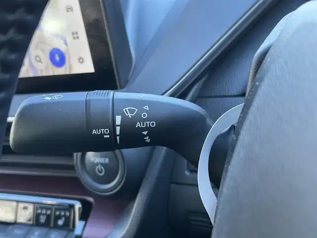 トヨタ プリウス Z 福島県 2023(令5)年 2万km プラチナホワイトパールマイカ ワンオーナー/4WD/Wサンルーフ/予防安全パッケージ/・プリクラッシュセーフティ/・レーダークルーズコントロール/・ロードサインアシスト/・レーンディパーチャーアラート/・オートマチックハイビーム/純正12.3インチコネクティッドナビゲーション/ブラインドスポットモニター/パノラミックビューモニター/純正デジタルインナーミラー/パワーバックドア/レザーシート/・運転席メモリ機能付きパワーシート/・前席シートヒーター/・前席エアシート/革巻きステアリング/・ステアリングヒーター/・ステアリングリモコン/スマートキー/・プッシュスタート/・スペアキー/LEDヘッドライト/・オートライト/・オートハイビーム/・フォグランプ/新車時保証書/取扱説明書