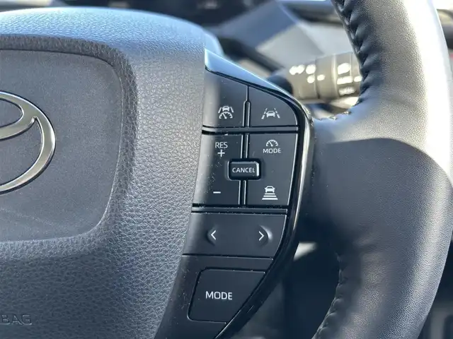 トヨタ プリウス Z 福島県 2023(令5)年 2万km プラチナホワイトパールマイカ ワンオーナー/4WD/Wサンルーフ/予防安全パッケージ/・プリクラッシュセーフティ/・レーダークルーズコントロール/・ロードサインアシスト/・レーンディパーチャーアラート/・オートマチックハイビーム/純正12.3インチコネクティッドナビゲーション/ブラインドスポットモニター/パノラミックビューモニター/純正デジタルインナーミラー/パワーバックドア/レザーシート/・運転席メモリ機能付きパワーシート/・前席シートヒーター/・前席エアシート/革巻きステアリング/・ステアリングヒーター/・ステアリングリモコン/スマートキー/・プッシュスタート/・スペアキー/LEDヘッドライト/・オートライト/・オートハイビーム/・フォグランプ/新車時保証書/取扱説明書