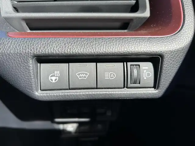 トヨタ プリウス Z 福島県 2023(令5)年 2万km プラチナホワイトパールマイカ ワンオーナー/4WD/Wサンルーフ/予防安全パッケージ/・プリクラッシュセーフティ/・レーダークルーズコントロール/・ロードサインアシスト/・レーンディパーチャーアラート/・オートマチックハイビーム/純正12.3インチコネクティッドナビゲーション/ブラインドスポットモニター/パノラミックビューモニター/純正デジタルインナーミラー/パワーバックドア/レザーシート/・運転席メモリ機能付きパワーシート/・前席シートヒーター/・前席エアシート/革巻きステアリング/・ステアリングヒーター/・ステアリングリモコン/スマートキー/・プッシュスタート/・スペアキー/LEDヘッドライト/・オートライト/・オートハイビーム/・フォグランプ/新車時保証書/取扱説明書