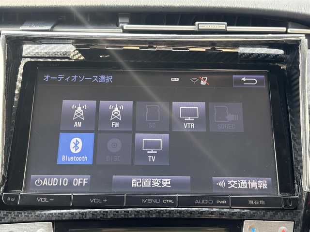 トヨタ プリウス S 熊本県 2012(平24)年 12.8万km ホワイトパールクリスタルシャイン G’s仕様フロントバンパー/純正メモリナビ（NSZT-Y64T）/【フルセグTV/Bluetooth/CD/DVD】/バックカメラ/クルーズコントロール/G’s仕様18インチAW/オートライト/スマートキー/プッシュスタート/革巻きステアリング/純正フロアマット/ビルトインETC/ステアリングスイッチ/盗難防止装置/スペアキー/保証書/取扱説明書