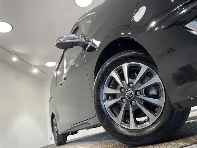 トヨタ エスクァイア ハイブリッド Gi プレミアムパッケージ 愛知県 2018(平30)年 3.4万km ブラック 純正9インチナビ（Bluetooth/フルセグTV/SD/AM/FM/CD/DVD）/純正12.1インチフリップダウンモニター/純正モデリスタフロントエアロ/トヨタセーフティセンス/被害軽減システム/両側パワースライドドア/ビルトインETC/LEDヘッドライト/シートヒーター/ステアリングヒーター/レーンキープアシスト/クルーズコントロール/バックカメラ/USB接続/プッシュスタート/スマートキー/スペアキー/純正フロアマット/純正15インチアルミホイール/ハーフレザーシート/ドアバイザー