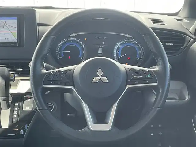 三菱 デリカミニ G プレミアム 福岡県 2023(令5)年 1.2万km アメジストブラック/シルキーホワイト マイパイロット/社外ナビ（ＡＶＩＣ－ＲＺ１１４）/マルチアラウンドモニター/衝突被害軽減ブレーキ/デジタルインナーミラー/ハンズフリー両側パワースライドドア/クリアランスソナー/ステアリングヒーター/前席シートヒーター/ルーフレール/ＥＴＣ/スマートキー/プッシュスタート/レーダークルーズコントロール