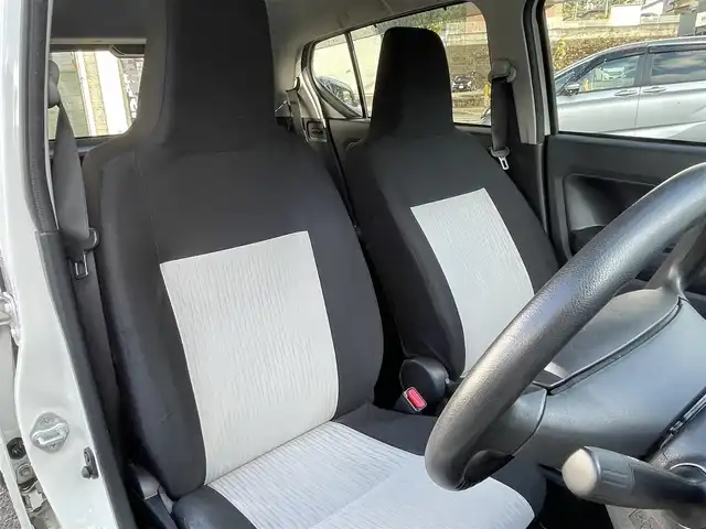 ダイハツ ミラ イース X SAⅢ 宮城県 2017(平29)年 4.7万km ホワイト 社外SDナビ/FM/AM/BT/コーナーセンサー/横滑り防止装置/衝突被害軽減システム/アイドリングストップ/LEDライト/オートマチックハイビーム/盗難防止装置/純正スチール冬タイヤ14インチ/社外アルミ夏タイヤ14インチ/電動格納ミラー/前後ドライブレコーダー/フロアマット/ETC