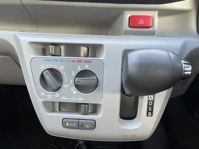 ダイハツ ミラ イース X SAⅢ 宮城県 2017(平29)年 4.7万km ホワイト 社外SDナビ/FM/AM/BT/コーナーセンサー/横滑り防止装置/衝突被害軽減システム/アイドリングストップ/LEDライト/オートマチックハイビーム/盗難防止装置/純正スチール冬タイヤ14インチ/社外アルミ夏タイヤ14インチ/電動格納ミラー/前後ドライブレコーダー/フロアマット/ETC