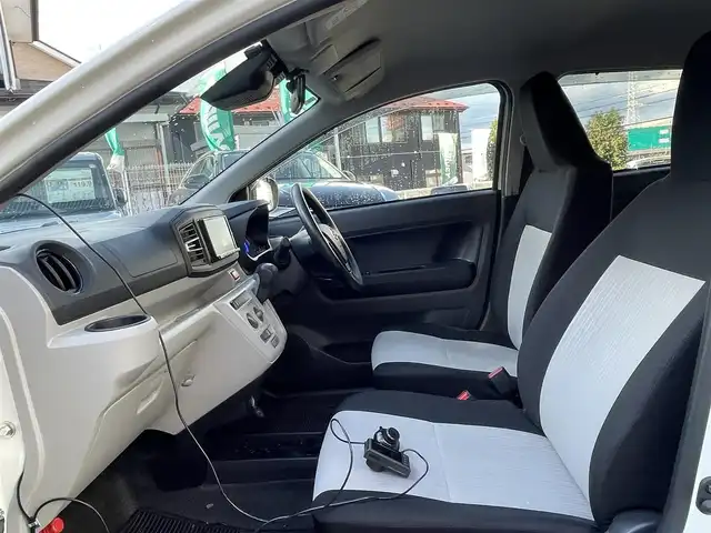 ダイハツ ミラ イース X SAⅢ 宮城県 2017(平29)年 4.7万km ホワイト 社外SDナビ/FM/AM/BT/コーナーセンサー/横滑り防止装置/衝突被害軽減システム/アイドリングストップ/LEDライト/オートマチックハイビーム/盗難防止装置/純正スチール冬タイヤ14インチ/社外アルミ夏タイヤ14インチ/電動格納ミラー/前後ドライブレコーダー/フロアマット/ETC