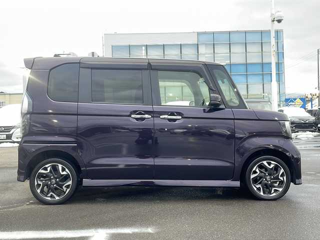 ホンダ Ｎ ＢＯＸ カスタム G L ターボ ホンダセンシング 青森県 2017(平29)年 7.8万km プレミアムベルベットパープル・パール ・4WD/・純正OPナビ/・バックカメラ/・フルセグ/CD/DVD/BT/・社外フリップダウンモニター/・両側パワースライドドア/・衝突軽減ブレーキ/・レーンキープアシスト/・追従型クルーズコントロール/・電子式パーキングブレーキ/・D＋N席シートヒーター/・オートマチックハイビーム/・パドルシフト/・純正ドライブレコーダー/・純正ETC/・社外AW冬タイヤ積込/・純正AW15インチ/・保証書・取説