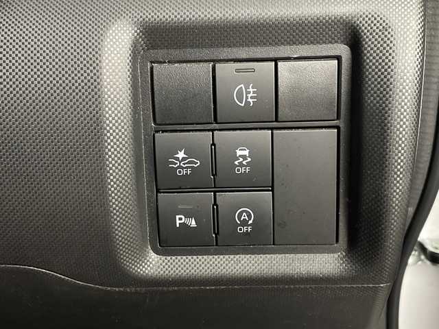 ダイハツ ロッキー プレミアム 鹿児島県 2019(令1)年 2.7万km ブラックマイカメタリック/シャイニングホワイトパール 純正9インチメモリーナビ/(AM/FM/CD/DVD/Bluetooth/フルセグ)/ドライブレコーダー/パノラマモニター/ETC/ハーフレザーシート/前席シートヒーター/ステアリングリモコン/純正17インチAW/アイドリングストップ/LEDヘッドライト/LEDフォグランプ/ACC/車線逸脱警報/衝突警報/先行車発進お知らせ/標識認識機能/ハイビームアシスト/コーナーセンサー