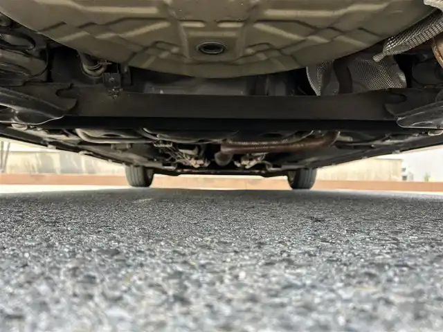 日産 ノート X DIG－S 滋賀県 2017(平29)年 5.3万km ダークメタルグレー ガソリン/2WD(FF)/CVT/7インチ純正ナビ【MM316D-W】/(FM/AM/CD/DVD/フルセグ/Bluetooth)/アラウンドビューモニター/バックカメラ/ETC/前ドライブレコーダー/スマートルームミラー/ＴＶキャンセラー/レーダー受信機/積み込み冬タイヤ/プリクラッシュブレーキアシスト	/レーンキープアシスト	/電動格納ミラー/アイドリングストップ/ステアリングスイッチ/オートライト/LEDヘッドライト/フルオートエアコン/スマートキー/スペアキー/プッシュスタート/純正フロアマット