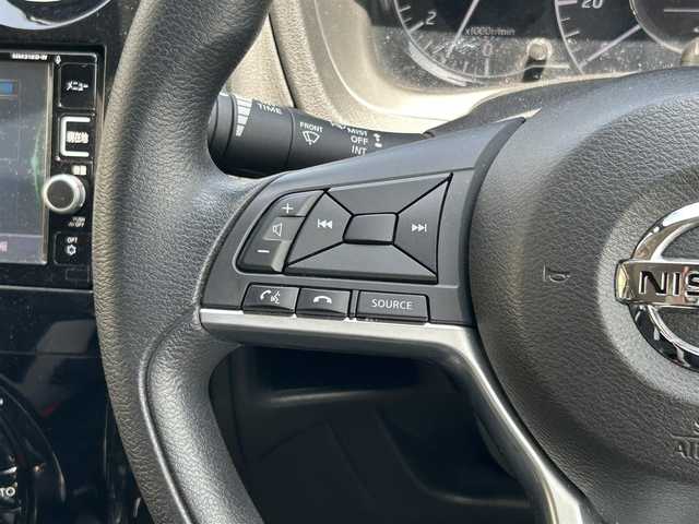 日産 ノート X DIG－S 滋賀県 2017(平29)年 5.3万km ダークメタルグレー ガソリン/2WD(FF)/CVT/7インチ純正ナビ【MM316D-W】/(FM/AM/CD/DVD/フルセグ/Bluetooth)/アラウンドビューモニター/バックカメラ/ETC/前ドライブレコーダー/スマートルームミラー/ＴＶキャンセラー/レーダー受信機/積み込み冬タイヤ/プリクラッシュブレーキアシスト	/レーンキープアシスト	/電動格納ミラー/アイドリングストップ/ステアリングスイッチ/オートライト/LEDヘッドライト/フルオートエアコン/スマートキー/スペアキー/プッシュスタート/純正フロアマット
