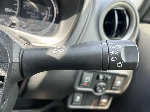 日産 ノート X DIG－S 滋賀県 2017(平29)年 5.3万km ダークメタルグレー ガソリン/2WD(FF)/CVT/7インチ純正ナビ【MM316D-W】/(FM/AM/CD/DVD/フルセグ/Bluetooth)/アラウンドビューモニター/バックカメラ/ETC/前ドライブレコーダー/スマートルームミラー/ＴＶキャンセラー/レーダー受信機/積み込み冬タイヤ/プリクラッシュブレーキアシスト	/レーンキープアシスト	/電動格納ミラー/アイドリングストップ/ステアリングスイッチ/オートライト/LEDヘッドライト/フルオートエアコン/スマートキー/スペアキー/プッシュスタート/純正フロアマット