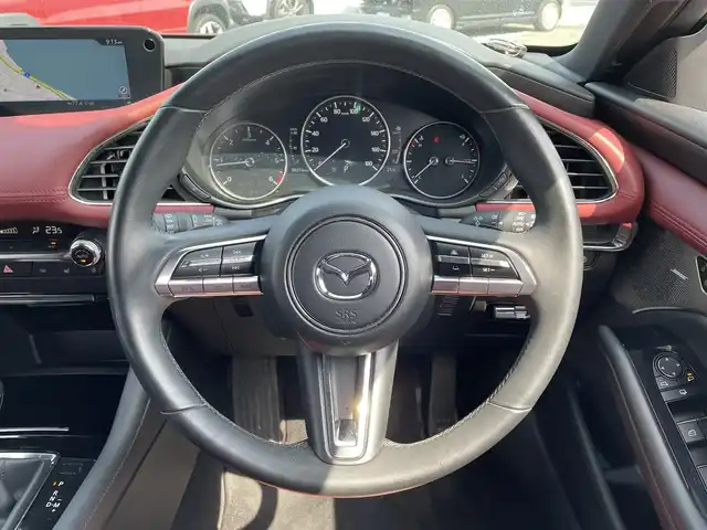 マツダ マツダ３ファストバック XD バーガンディセレクション 島根県 2019(令1)年 3.8万km ポリメタルグレーM 4WD/ワンオーナー/スマートシティブレーキ/純正ナビ/CD/DVD/DTV/Bluetooth/USB/HDMI/全方位カメラ/BOSEサウンド/レーダークルーズコントロール/HUD/赤革シート/パワーシート/シートヒーター /メモリーシート/社外AW付きスタッドレス積込/スマートキー/プッシュスタート /ステアリングスイッチ/ステアリングヒーター/パドルシフト/前後ドライブレコーダー/LEDオートライト/オートマチックハイビーム /純正18インチアルミホイール