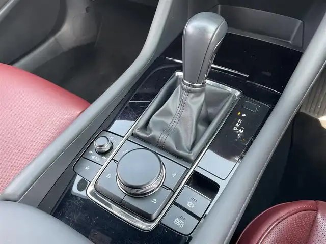 マツダ マツダ３ファストバック XD バーガンディセレクション 島根県 2019(令1)年 3.8万km ポリメタルグレーM 4WD/ワンオーナー/スマートシティブレーキ/純正ナビ/CD/DVD/DTV/Bluetooth/USB/HDMI/全方位カメラ/BOSEサウンド/レーダークルーズコントロール/HUD/赤革シート/パワーシート/シートヒーター /メモリーシート/社外AW付きスタッドレス積込/スマートキー/プッシュスタート /ステアリングスイッチ/ステアリングヒーター/パドルシフト/前後ドライブレコーダー/LEDオートライト/オートマチックハイビーム /純正18インチアルミホイール