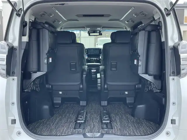 トヨタ ヴェルファイア ZG 道央・札幌 2018(平30)年 8.9万km ホワイトパールクリスタルシャイン ４WD/寒冷地仕様/純正ディーラーOPナビ/トヨタセーフティセンス/プリクラッシュセーフティ/横滑り防止装置/レーダークルーズコントロール/レーンキープアシスト/クリアランスソナー/バックカメラ/ビルトインETC2.0/ドライブレコーダー/アイドリングストップ/両側パワースライドドア/パワーバックドア/前席/２列目パワーシート/D席メモリーシート/前席シートヒーター/前席エアシート/N席/２列目オットマン/レザーシート/ステアリングリモコン/ハンドルヒーター/デジタルインナーミラー/電動パーキング/ブレーキホールド/プッシュスタート/スマートキー/LEDヘッドライト/オートライト/オートハイビーム/フォグランプ/電動格納ミラー/ウィンカーミラー/純正フロアマット/スペアキー/純正AW付冬タイヤ積込/235/50/R18/2022年/山8mm