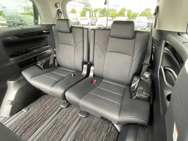 トヨタ ヴェルファイア ZG 道央・札幌 2018(平30)年 8.9万km ホワイトパールクリスタルシャイン ４WD/寒冷地仕様/純正ディーラーOPナビ/トヨタセーフティセンス/プリクラッシュセーフティ/横滑り防止装置/レーダークルーズコントロール/レーンキープアシスト/クリアランスソナー/バックカメラ/ビルトインETC2.0/ドライブレコーダー/アイドリングストップ/両側パワースライドドア/パワーバックドア/前席/２列目パワーシート/D席メモリーシート/前席シートヒーター/前席エアシート/N席/２列目オットマン/レザーシート/ステアリングリモコン/ハンドルヒーター/デジタルインナーミラー/電動パーキング/ブレーキホールド/プッシュスタート/スマートキー/LEDヘッドライト/オートライト/オートハイビーム/フォグランプ/電動格納ミラー/ウィンカーミラー/純正フロアマット/スペアキー/純正AW付冬タイヤ積込/235/50/R18/2022年/山8mm
