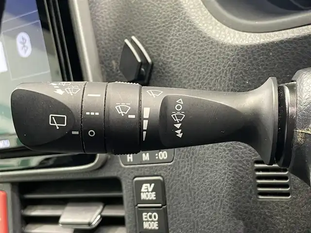 トヨタ ノア ハイブリッド Si ダブルバイビー 鹿児島県 2018(平30)年 8.6万km ホワイトパールクリスタルシャイン 禁煙車/トヨタセーフティセンスC/　・プリクラッシュセーフティ/　・レーンディバーチャーアラート/　・オートマチックハイビーム/先行車発進告知機能/クルーズコントロール(追従走行無し)/純正9型ナビ/　・Bluetooth/　・フルセグTV/　・CD/DVD/　・AM/FM/純正後席モニター/両側パワースライドドア/ETC/モデリスタエアロ/全席オートパワーウィンドウ/純正フロアマット/電動格納ミラー/ステアリングリモコン