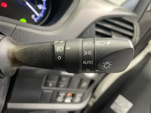 トヨタ ノア ハイブリッド Si ダブルバイビー 鹿児島県 2018(平30)年 8.6万km ホワイトパールクリスタルシャイン 禁煙車/トヨタセーフティセンスC/　・プリクラッシュセーフティ/　・レーンディバーチャーアラート/　・オートマチックハイビーム/先行車発進告知機能/クルーズコントロール(追従走行無し)/純正9型ナビ/　・Bluetooth/　・フルセグTV/　・CD/DVD/　・AM/FM/純正後席モニター/両側パワースライドドア/ETC/モデリスタエアロ/全席オートパワーウィンドウ/純正フロアマット/電動格納ミラー/ステアリングリモコン