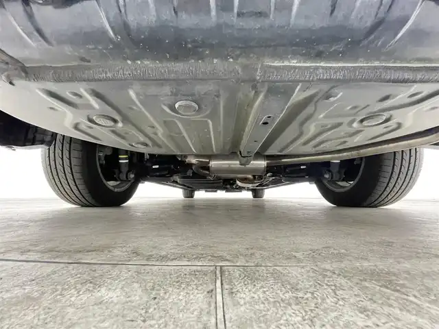トヨタ ヴォクシー ZS 千葉県 2015(平27)年 4.6万km ブラッキッシュアゲハガラスフレーク 禁煙車/純正メモリナビ/・型番：NSZT-W64/・CD/DVD/Bluetooth/フルセグTV/・バックカメラ/・ビルトインETC/片側電動ドア/革巻きステアリング/・ステアリングスイッチ/MT付きAT/左右独立エアコン/社外フロアマット/純正ドアバイザー/純正16インチAW/オートライト/・LEDヘッドライト/・フォグランプ/電動格納ウインカーミラー