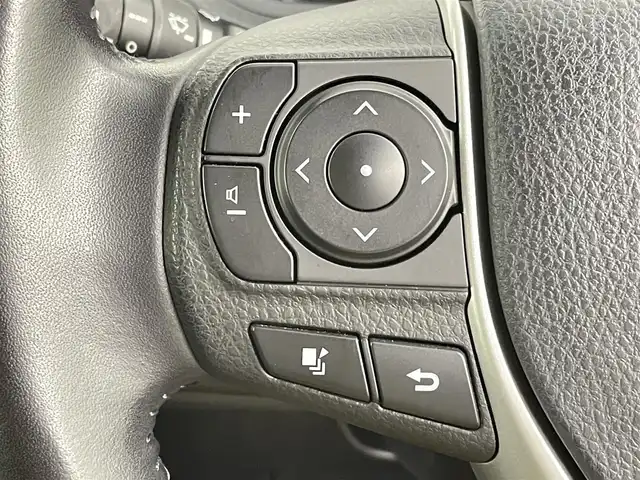 トヨタ ヴォクシー ZS 千葉県 2015(平27)年 4.6万km ブラッキッシュアゲハガラスフレーク 禁煙車/純正メモリナビ/・型番：NSZT-W64/・CD/DVD/Bluetooth/フルセグTV/・バックカメラ/・ビルトインETC/片側電動ドア/革巻きステアリング/・ステアリングスイッチ/MT付きAT/左右独立エアコン/社外フロアマット/純正ドアバイザー/純正16インチAW/オートライト/・LEDヘッドライト/・フォグランプ/電動格納ウインカーミラー