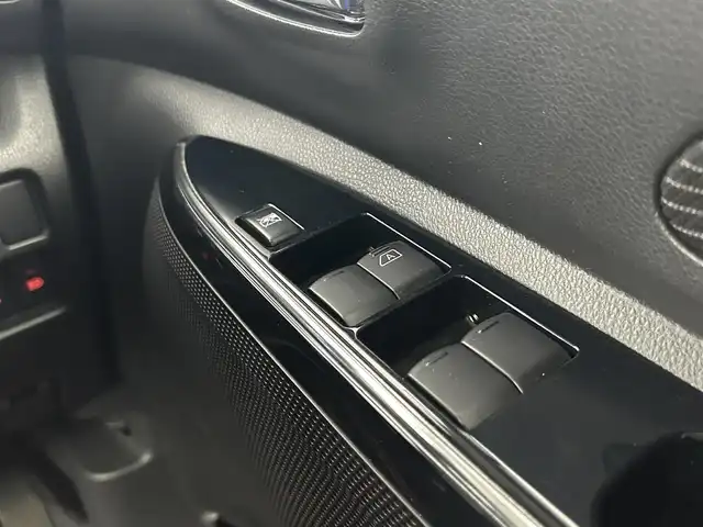 日産 デイズ ルークス ハイウェイスターX 千葉県 2019(令1)年 5.1万km ホワイトパール 禁煙車/エマージェンシーブレーキ/レーンキープアシスト/オートハイビーム/アラウンドビューモニター/片側パワースライドドア/純正メモリナビ/　CD/DVD/BT/フルセグTV/電動格納ミラー/革巻きステアリング/ステアリングスイッチ/電動格納ミラー/LEDヘッドライト/純正14インチアルミホイール