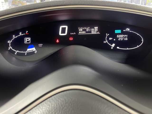 日産 セレナ HWS S HV Vセレ +Sefty 沖縄県 2014(平26)年 6.9万km ダイヤモンドブラック 禁煙車　/８人乗り　/純正７インチナビ/（ＢＴ，フルセグ，ＡＭ／ＦＭ，ＣＤ／ＤＶＤ）　/アラウンドビューモニター　/両側パワースライドドア　/純正11インチフリップダウンモニター　/クルーズコントロール　/コーナーセンサー/エマージェンシーブレーキ/ビルトインＥＴＣ　/純正ドアバイザー/純正フロアマット/純正１６インチアルミホイール