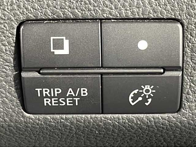 日産 セレナ HWS S HV Vセレ +Sefty 沖縄県 2014(平26)年 6.9万km ダイヤモンドブラック 禁煙車　/８人乗り　/純正７インチナビ/（ＢＴ，フルセグ，ＡＭ／ＦＭ，ＣＤ／ＤＶＤ）　/アラウンドビューモニター　/両側パワースライドドア　/純正11インチフリップダウンモニター　/クルーズコントロール　/コーナーセンサー/エマージェンシーブレーキ/ビルトインＥＴＣ　/純正ドアバイザー/純正フロアマット/純正１６インチアルミホイール