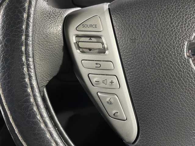 日産 セレナ HWS S HV Vセレ +Sefty 沖縄県 2014(平26)年 6.9万km ダイヤモンドブラック 禁煙車　/８人乗り　/純正７インチナビ/（ＢＴ，フルセグ，ＡＭ／ＦＭ，ＣＤ／ＤＶＤ）　/アラウンドビューモニター　/両側パワースライドドア　/純正11インチフリップダウンモニター　/クルーズコントロール　/コーナーセンサー/エマージェンシーブレーキ/ビルトインＥＴＣ　/純正ドアバイザー/純正フロアマット/純正１６インチアルミホイール