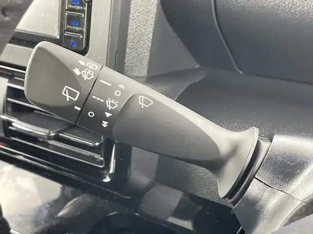 ダイハツ タント カスタム RS 愛知県 2024(令6)年 0.3万km シャイニングホワイトパール 7インチナビ/（CD/DVD/Bluetooth/フルセグTV）/バックカメラ/スマートアシストIII/・衝突軽減ブレーキ/・レーンキープアシスト/・オートマチックハイビーム/・誤発進抑制機能/・パーキングセンサー/ETC/シートヒーター/両側パワースライドドア/純正15インチアルミホイール/アイドリングストップ/スマートキー/スペアキー1本/プッシュスタート/LEDヘッドライト/フロントフォグランプ/オートライト/純正フロアマット/横滑り防止装置