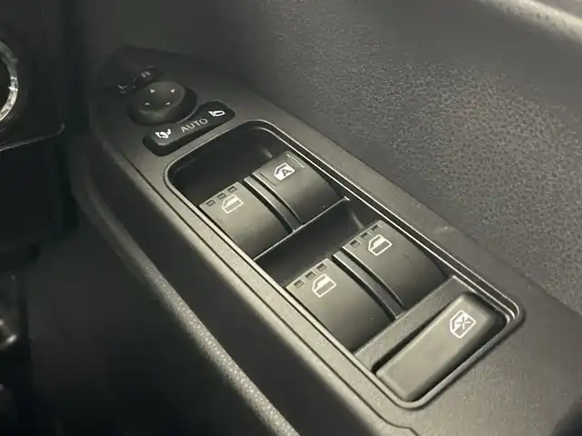 ダイハツ タント カスタム RS 愛知県 2024(令6)年 0.3万km シャイニングホワイトパール 7インチナビ/（CD/DVD/Bluetooth/フルセグTV）/バックカメラ/スマートアシストIII/・衝突軽減ブレーキ/・レーンキープアシスト/・オートマチックハイビーム/・誤発進抑制機能/・パーキングセンサー/ETC/シートヒーター/両側パワースライドドア/純正15インチアルミホイール/アイドリングストップ/スマートキー/スペアキー1本/プッシュスタート/LEDヘッドライト/フロントフォグランプ/オートライト/純正フロアマット/横滑り防止装置
