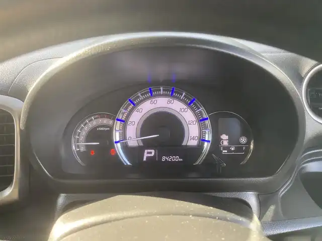 スズキ スペーシア カスタム Z 埼玉県 2017(平29)年 8.5万km クリスタルホワイトP (株)IDOMが運営する【じしゃロン鳩ヶ谷店】の自社ローン専用車両になりますこちらは現金またはオートローンご利用時の価格です。自社ローンご希望の方は別途その旨お申付け下さい/登録時84200km/オーディオレス/デュアルカメラブレーキサポート/・プリクラッシュセーフティシステム（ＰＣＳ）/・車線逸脱警報機能/左側パワースライドドア/右側イージークローズスライドドア/運転席シートヒーター/助手席シートアンダーボックス/ステアリングスイッチ/アイドリングストップ/オートライト/純正HIDヘッドライト/フロントフォグランプ/プッシュスタート/スマートキー/純正15インチAW/ダブルエアバッグ/横滑り防止機能/電動格納機能付きウインカーミラー/ベンチシート