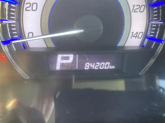 スズキ スペーシア カスタム Z 埼玉県 2017(平29)年 8.5万km クリスタルホワイトP (株)IDOMが運営する【じしゃロン鳩ヶ谷店】の自社ローン専用車両になりますこちらは現金またはオートローンご利用時の価格です。自社ローンご希望の方は別途その旨お申付け下さい/登録時84200km/オーディオレス/デュアルカメラブレーキサポート/・プリクラッシュセーフティシステム（ＰＣＳ）/・車線逸脱警報機能/左側パワースライドドア/右側イージークローズスライドドア/運転席シートヒーター/助手席シートアンダーボックス/ステアリングスイッチ/アイドリングストップ/オートライト/純正HIDヘッドライト/フロントフォグランプ/プッシュスタート/スマートキー/純正15インチAW/ダブルエアバッグ/横滑り防止機能/電動格納機能付きウインカーミラー/ベンチシート