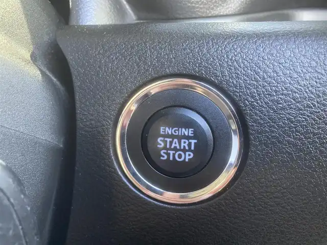 スズキ スペーシア カスタム Z 埼玉県 2017(平29)年 8.5万km クリスタルホワイトP (株)IDOMが運営する【じしゃロン鳩ヶ谷店】の自社ローン専用車両になりますこちらは現金またはオートローンご利用時の価格です。自社ローンご希望の方は別途その旨お申付け下さい/登録時84200km/オーディオレス/デュアルカメラブレーキサポート/・プリクラッシュセーフティシステム（ＰＣＳ）/・車線逸脱警報機能/左側パワースライドドア/右側イージークローズスライドドア/運転席シートヒーター/助手席シートアンダーボックス/ステアリングスイッチ/アイドリングストップ/オートライト/純正HIDヘッドライト/フロントフォグランプ/プッシュスタート/スマートキー/純正15インチAW/ダブルエアバッグ/横滑り防止機能/電動格納機能付きウインカーミラー/ベンチシート