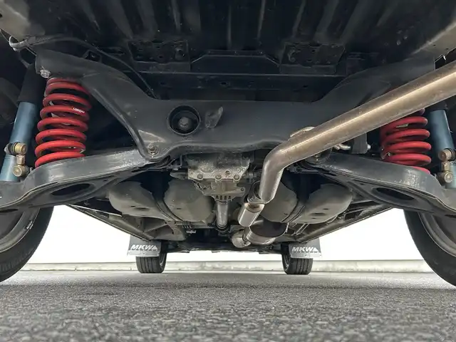 三菱 デリカＤ：５ シャモニー 滋賀県 2010(平22)年 14.9万km クールシルバー/ミディアムグレーマイカ 純正HDDナビ/・AM/FM/・CD/DVD/・Bluetooth/・フルセグTV/バックカメラ/サイドカメラ/パドルシフト/フリップダウンモニター/ビルトインETC/運転席パワーシート/前席シートヒーター/クルーズコントロール/片側パワースライドドア/コーナーセンサー/ウッドコンビステアリング/リフトアップ/社外マフラー/オートマチックヘッドライト/HIDヘッドライト/フォグランプ/純正18インチアルミホイール