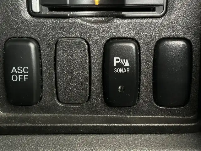 三菱 デリカＤ：５ シャモニー 滋賀県 2010(平22)年 14.9万km クールシルバー/ミディアムグレーマイカ 純正HDDナビ/・AM/FM/・CD/DVD/・Bluetooth/・フルセグTV/バックカメラ/サイドカメラ/パドルシフト/フリップダウンモニター/ビルトインETC/運転席パワーシート/前席シートヒーター/クルーズコントロール/片側パワースライドドア/コーナーセンサー/ウッドコンビステアリング/リフトアップ/社外マフラー/オートマチックヘッドライト/HIDヘッドライト/フォグランプ/純正18インチアルミホイール