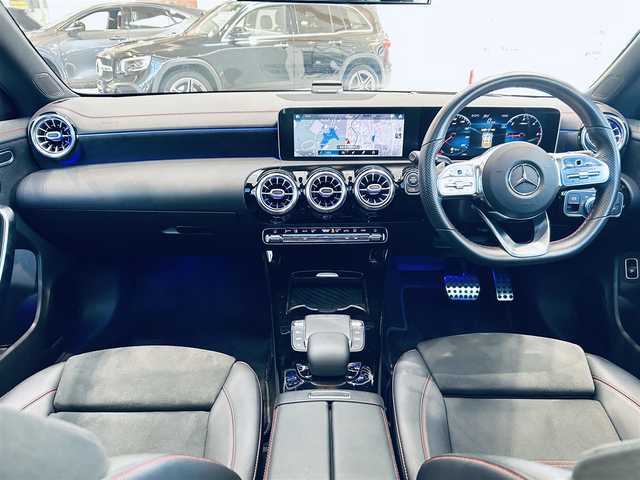 メルセデス・ベンツ ＣＬＡ２００ｄ Sブレーク AMGライン 大阪府 2020(令2)年 3万km コスモスブラック レーダーセーフティP/サンルーフ/ハーフ革/メモリ付きパワーシート/シートヒーター/ACC/ＨＵＤ/純正ナビ/ＴＶ/360度カメラ/純正18インチＡＷ/ＬＥＤヘッドライト/アンビエントライト/電動リアゲート/ワイヤレス充電/ブラインドスポット