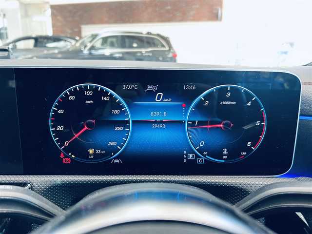 メルセデス・ベンツ ＣＬＡ２００ｄ Sブレーク AMGライン 大阪府 2020(令2)年 3万km コスモスブラック レーダーセーフティP/サンルーフ/ハーフ革/メモリ付きパワーシート/シートヒーター/ACC/ＨＵＤ/純正ナビ/ＴＶ/360度カメラ/純正18インチＡＷ/ＬＥＤヘッドライト/アンビエントライト/電動リアゲート/ワイヤレス充電/ブラインドスポット