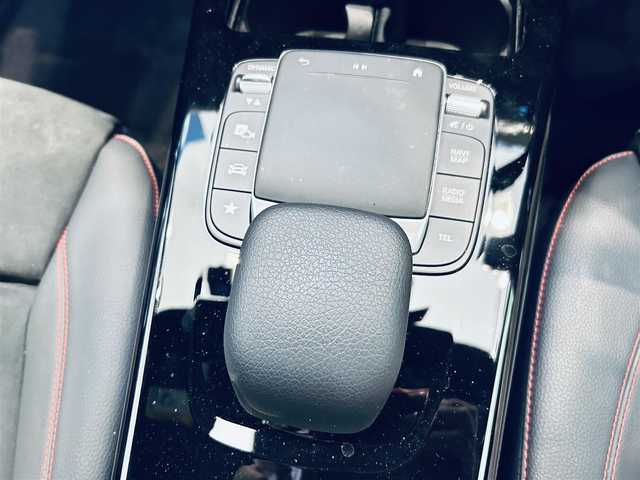 メルセデス・ベンツ ＣＬＡ２００ｄ Sブレーク AMGライン 大阪府 2020(令2)年 3万km コスモスブラック レーダーセーフティP/サンルーフ/ハーフ革/メモリ付きパワーシート/シートヒーター/ACC/ＨＵＤ/純正ナビ/ＴＶ/360度カメラ/純正18インチＡＷ/ＬＥＤヘッドライト/アンビエントライト/電動リアゲート/ワイヤレス充電/ブラインドスポット