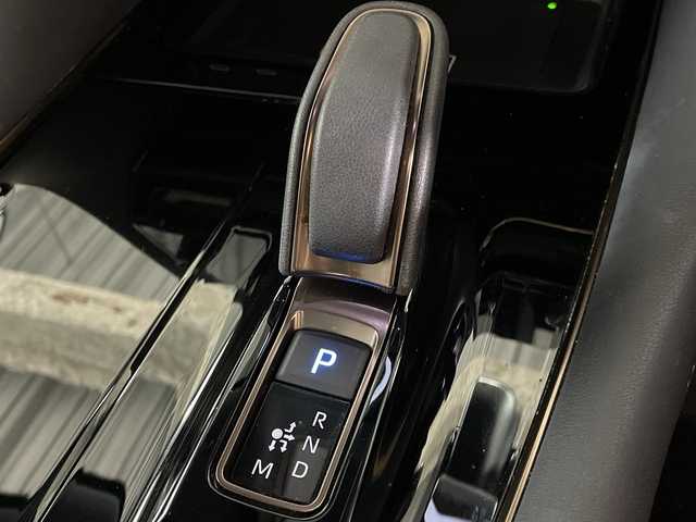 トヨタ ヴェルファイア Z プレミア 福岡県 2024(令6)年 1.5万km ブラック 法人ワンオーナー/純正１４型ナビ/後席モニター/左右独立ムーンルーフ/後席電動サンシェード/パノラミックビューモニター/デュアルパワースライドドア/ビルトインＥＴＣ/シグネチャーイルミグリル（モデリスタ）/イルミルーフスポイラー（モデリスタ）/デジタルインナーミラー/前後ドライブレコーダー/ＴｏｙｏｔａＳａｆｔｙＳｅｎｓｅ/ドライバーモニターカメラ/アドバンスドパーク/プレミアムナッパレザーシート/パワーバックドア/ユニバーサルステップ/スペアキー×１