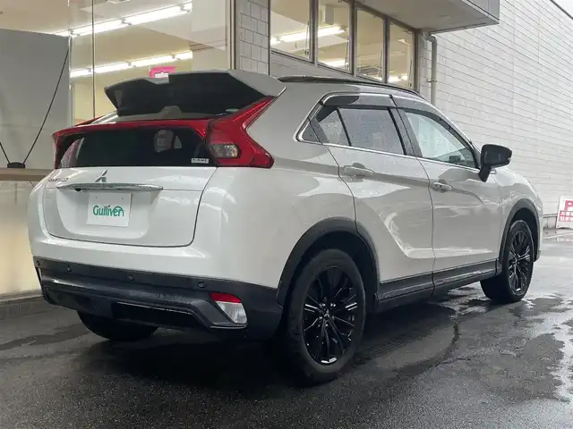 三菱 エクリプス クロス ブラックエディション 愛知県 2020(令2)年 3.9万km シルキーホワイト 4WD／S-AWC/BLACK Edition専用装備/・ピアノブラックフロントグリル/・ブラックマイカドアミラー〈電格／ヒーター付〉/・ブラック塗装18インチAW/ALPINE11型フローティングナビ〈XF11NX〉/・DVD／Bluetooth／地デジTV/バックカメラ/前席シートヒーター/ヘッドアップディスプレイ/ボンネットエンブレム/電動パーキング＆オートホールド/e-アシスト/・衝突被害軽減ブレーキ/・車線逸脱警報システム/・レーダークルーズコントロール/・オートマチックハイビーム/・誤発進抑制制御/・後側方車両検知システム/スマートキーシステム