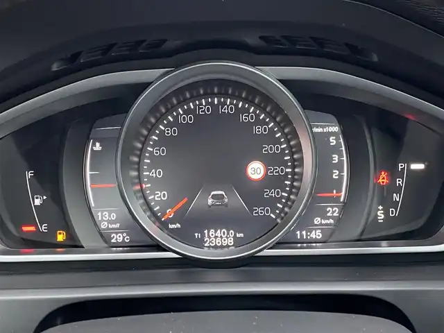 ボルボ Ｖ４０ D4 モメンタム 福岡県 2016(平28)年 2.4万km 黒 ワンオーナー/インテリセーフ　/アダプティブクルーズコントロール/純正ナビ　/バックカメラ/Bluetooth/アンビエントライト/LEDヘッドライト/オートライト　/ステアリングスイッチ　/純正１７インチアルミホイール　/ＥＴＣ