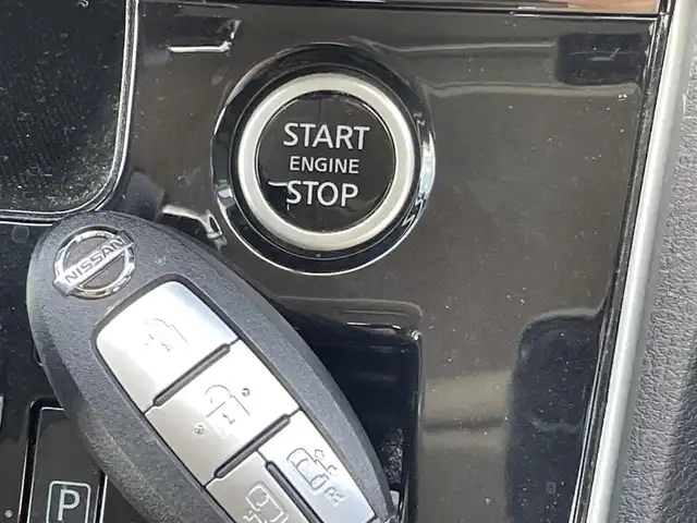 日産 セレナ ハイウェイスター V 福岡県 2020(令2)年 4万km マルーンレッド プロパイロット/フリップダウンモニター/純正１０インチナビ/フルセグTV/CD/DVD/BD/SD/AM/FM/全周囲カメラ/衝突軽減/両側パワースライドドア/ＢＳＷ/パーキングアシスト/ＬＥＤオートライト/ＥＴＣ