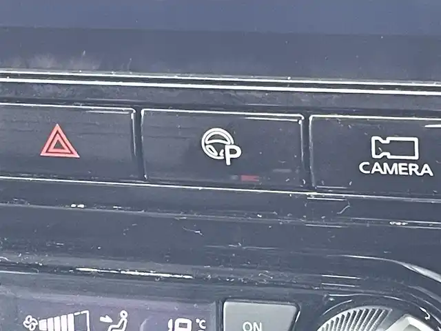 日産 セレナ ハイウェイスター V 福岡県 2020(令2)年 4万km マルーンレッド プロパイロット/フリップダウンモニター/純正１０インチナビ/フルセグTV/CD/DVD/BD/SD/AM/FM/全周囲カメラ/衝突軽減/両側パワースライドドア/ＢＳＷ/パーキングアシスト/ＬＥＤオートライト/ＥＴＣ