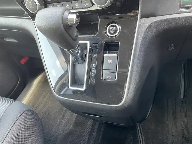 日産 セレナ ハイウェイスター V 福岡県 2020(令2)年 4万km マルーンレッド プロパイロット/フリップダウンモニター/純正１０インチナビ/フルセグTV/CD/DVD/BD/SD/AM/FM/全周囲カメラ/衝突軽減/両側パワースライドドア/ＢＳＷ/パーキングアシスト/ＬＥＤオートライト/ＥＴＣ