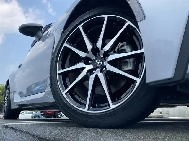 トヨタ ＧＲ８６ SZ 静岡県 2022(令4)年 4万km アイスシルバーメタリック EyeSight/純正9インチナビ(NSZT-Y68T)/　AM FM CD DVD Bluetooth SDREC/フルセグTV/ETC/LEDオートヘッドランプ/レーダークルーズコントロール/リアクリアランスソナー/純正17インチアルミホイール/スマートキー2本/パドルシフト/バックモニター/前方ドライブレコーダー