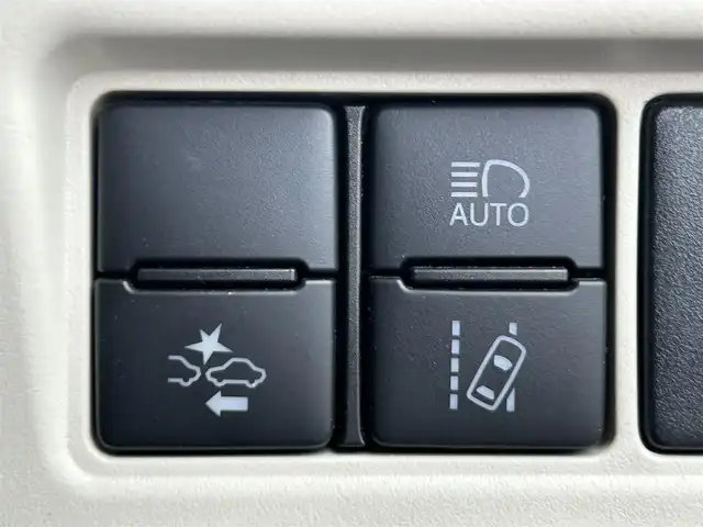 トヨタ ノア Si ダブルバイビーⅢ 奈良県 2020(令2)年 4.1万km ホワイトパールクリスタルシャイン 純正ナビ [NSZT-W68T]/バックカメラ /フルセグTV /ビルトインETC /両側パワースライドドア /ハーフレザーシート /トヨタセーフティセンス /純正16インチAW /コンビステアリング /ビルトインETC /スマートキー2本