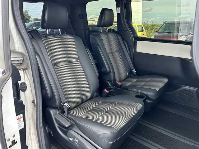 トヨタ ノア Si ダブルバイビーⅢ 奈良県 2020(令2)年 4.1万km ホワイトパールクリスタルシャイン 純正ナビ [NSZT-W68T]/バックカメラ /クルーズコントロール/前後コーナーセンサー/レーンキープアシスト/フルセグTV /両側パワースライドドア /ハーフレザーシート /トヨタセーフティセンス /純正16インチAW /コンビステアリング /ビルトインETC /スマートキー2本