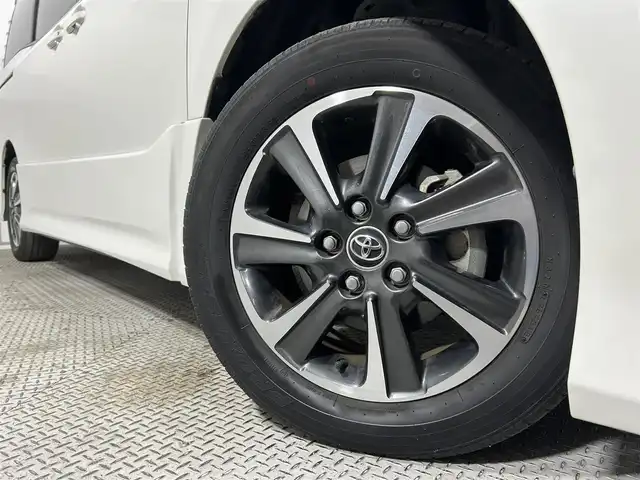 トヨタ ノア Si 大阪府 2018(平30)年 2.6万km ホワイトパールクリスタルシャイン サンルーフ　純正ナビＴＶ　クルコン　衝突軽減　両側パワスラ　バックカメラ　ＥＴＣ　ドラレコ　レーンアシスト　アイドリングストップ　オートハイビーム　オートライト　ＬＥＤヘッドライト　スマートキー