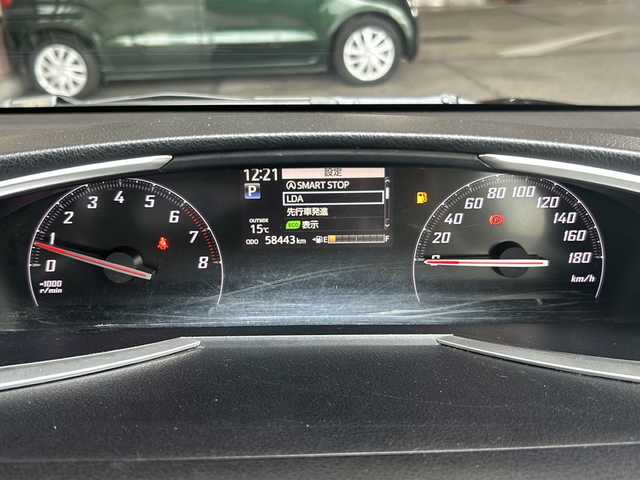 トヨタ シエンタ G クエロ 静岡県 2017(平29)年 5.9万km ブラックマイカ 純正SDナビ/・CD/・DVD/・フルセグＴＶ/・Bluetooth/・AM/・FM/主要装備/・純正ナビ　/・バックカメラ　/・両側パワースライドドア　/・ＬＥＤヘッドライト　/・オートハイビーム　/・オートライト　/・ETC/・トヨタセーフティーセンス　/・レーンキープ　/・プッシュスタート　/・衝突軽減システム　/・ステアリングリモコン/・横滑り防止装置/・純正ホイールキャップ/・フォグランプ/・アイドリングストップ/・